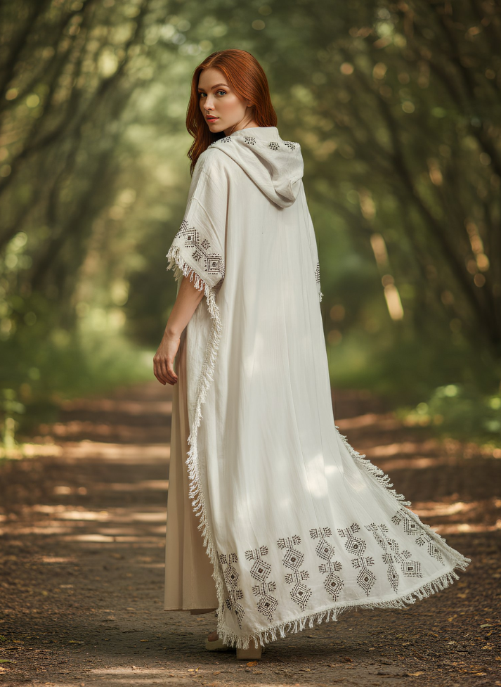 ASH IVORY-COLOR LONG HOODED KIMONO